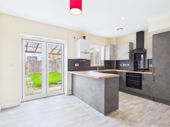 CAM01909G0-PR0483-STILL011