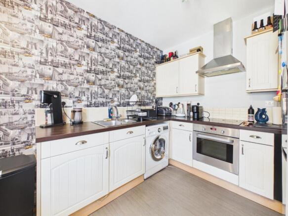 2 bed Apartment for sale Image 5