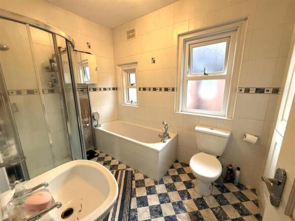 Bathroom.JPG