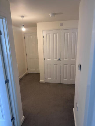 2 bed Apartment to rent Image 9