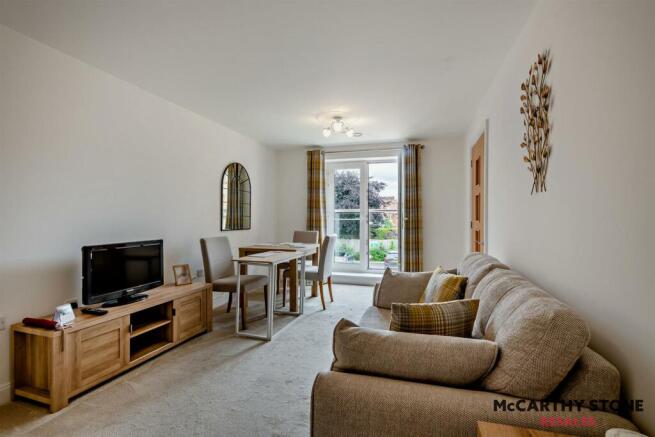 8611364-interior04-800.JPG