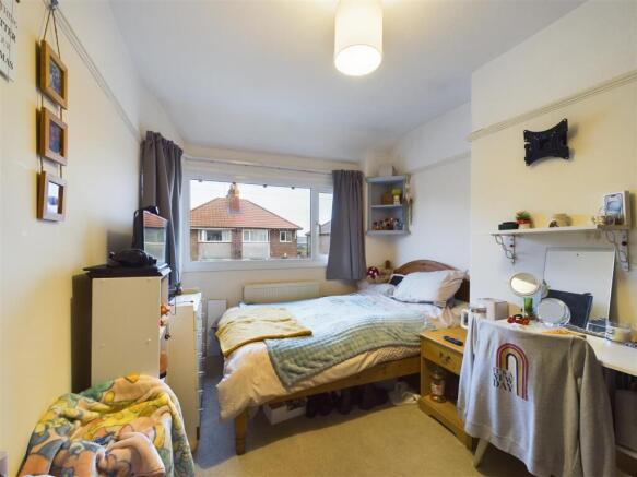 BEDROOM 2
