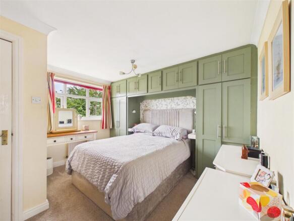 4 bed Detached for sale Image 9