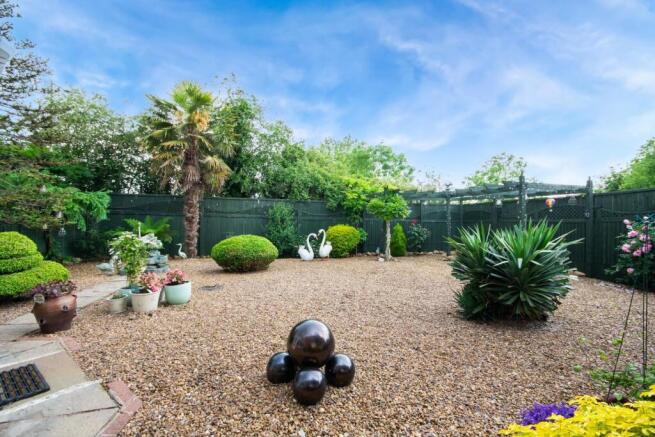 4 bed Detached for sale Image 12