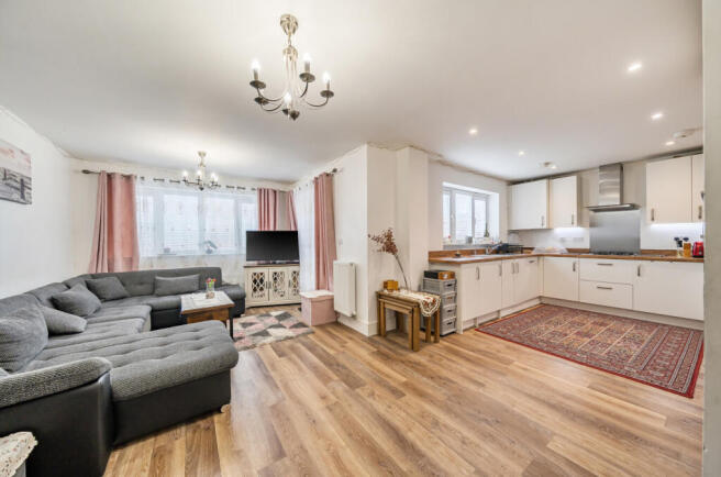 1404974-12-697ca2...