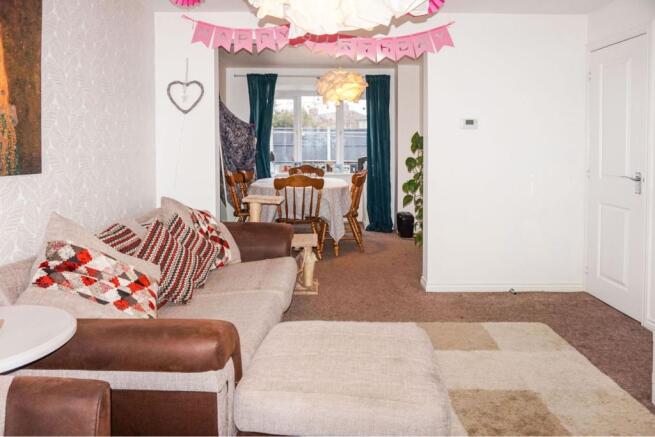 Lounge/Dining Room