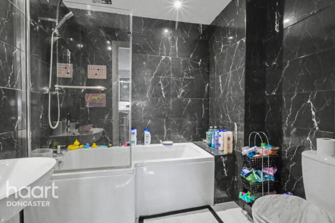 3 bed Terraced for sale Image 10