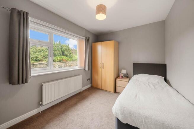4 bed Detached for sale Image 10