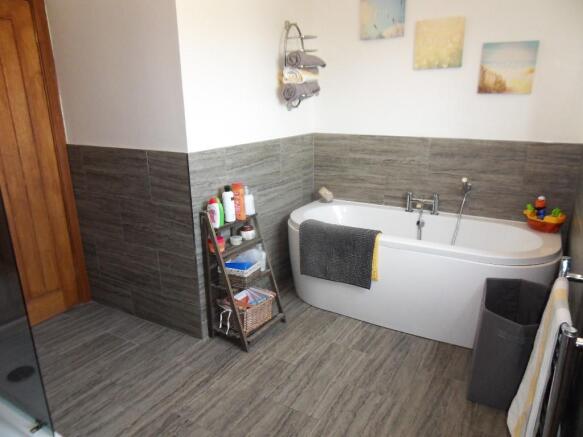 BATH/SHOWER RM