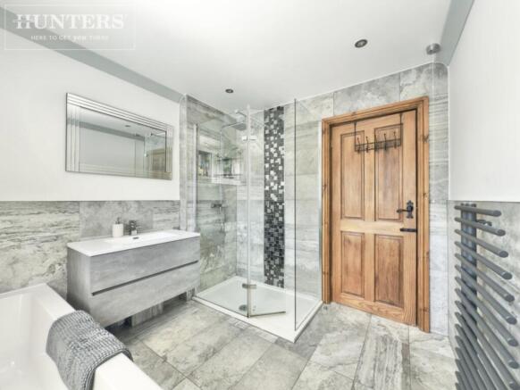 4 bed Detached for sale Image 12