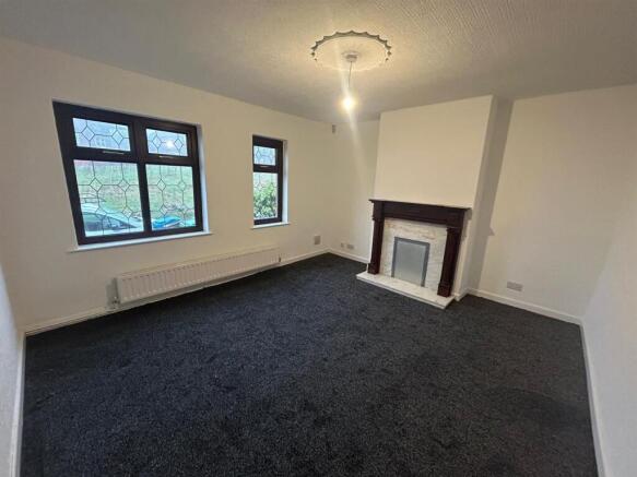Living Room 1.jpg