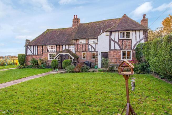 Bakers-Cottage-main1.jpg