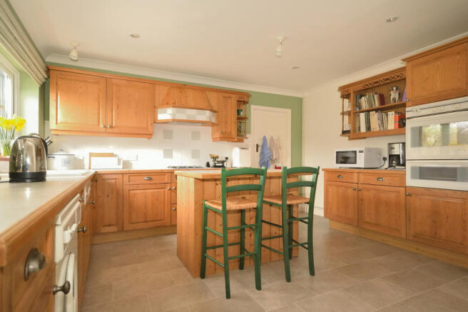 Kitchen/ Breakfast Room