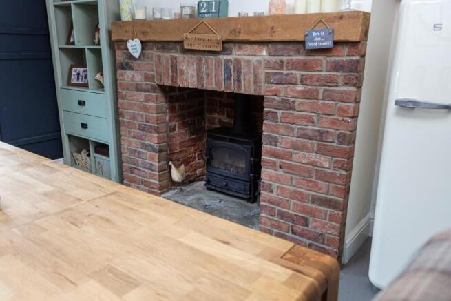 4 bed House for sale Image 6