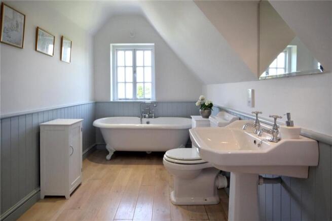 Roll-Top Bath
