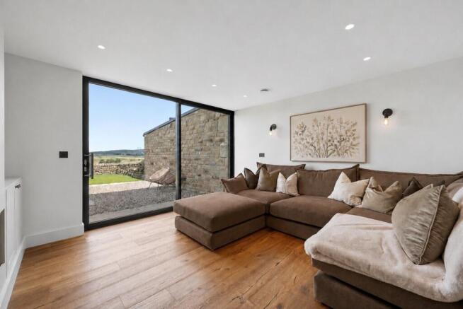 3 bed Semi-Detached for sale Image 7