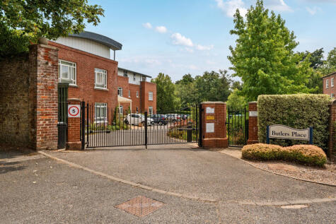 Butlers Place, Portsmouth Road, Milford, GU8