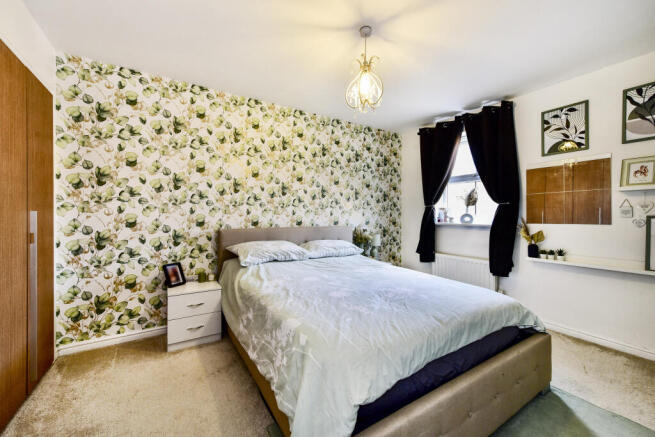 4 bed Semi-Detached for sale Image 12