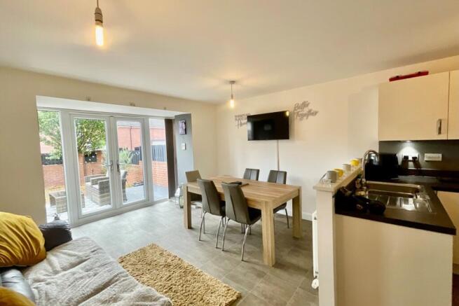 4 bed Terraced for sale Image 4
