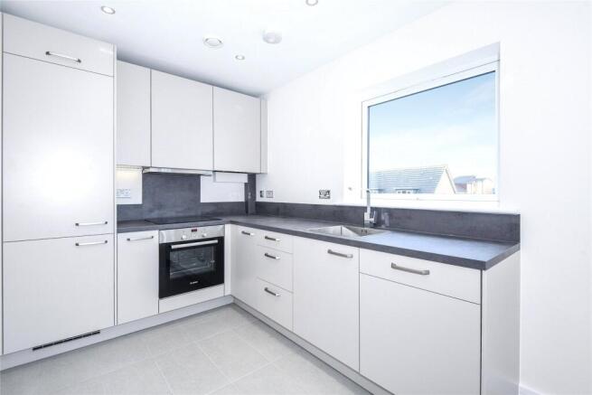 Longships Way, Reading, Berkshire, RG2 photo 3