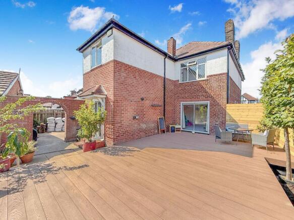 4 bed Detached for sale Image 9