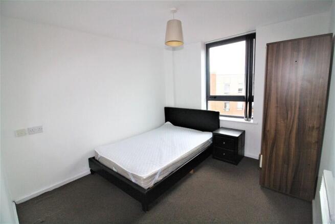 2 bed Apartment to rent Image 5