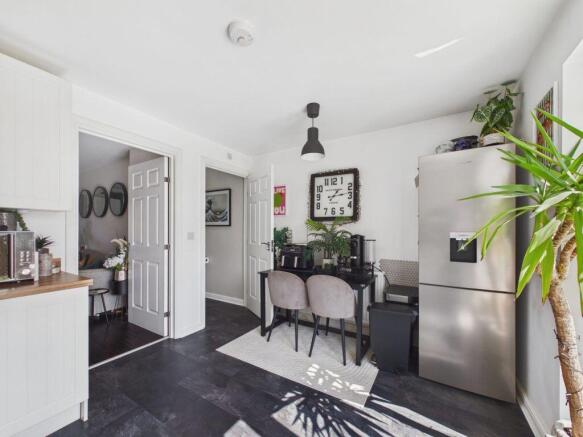 2 bed Terraced for sale Image 5
