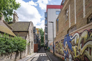 Flat 5, 142a Paradise Park, Lea Bridge Road, Hackney, London E5 9UB