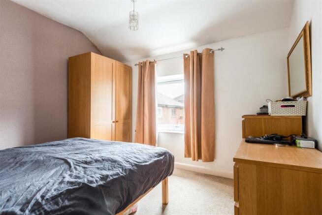 2 bed Semi-Detached to rent Image 8