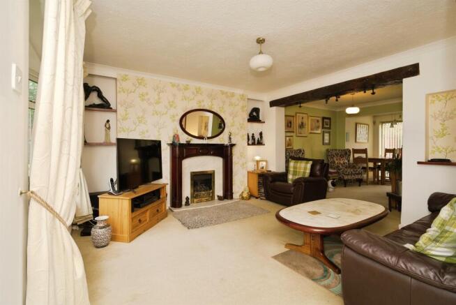 3 bed Semi-Detached for sale Image 4