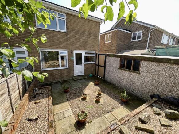 3 bed Semi-Detached for sale Image 6