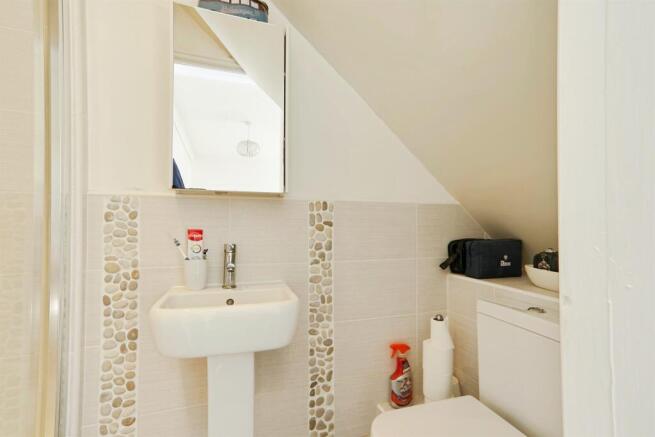 4 bed Detached for sale Image 12