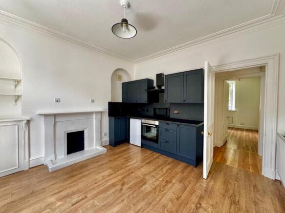 Kitchen / Lounge