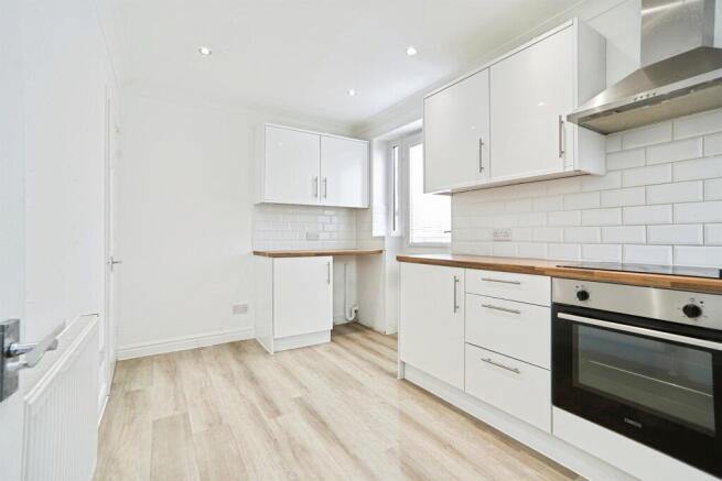 3 bed Semi-Detached for sale Image 2