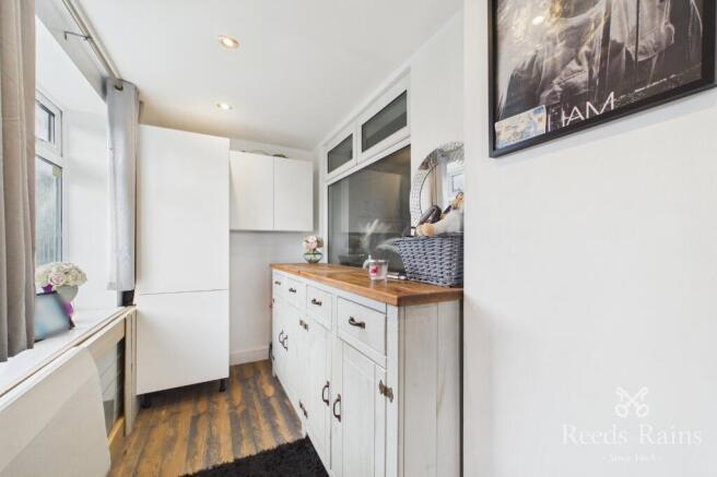 3 bed Semi-Detached for sale Image 10