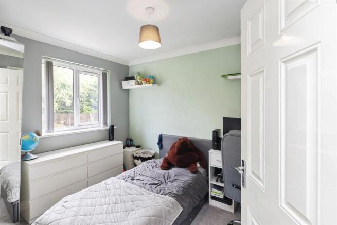 5 bed Town House for sale Image 8
