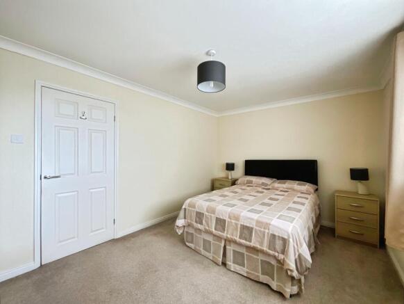 3 bed Semi-Detached for sale Image 11