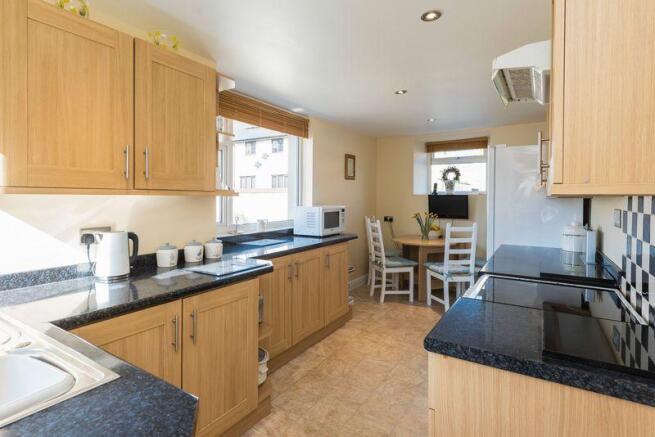 KITCHEN/BREAKF...