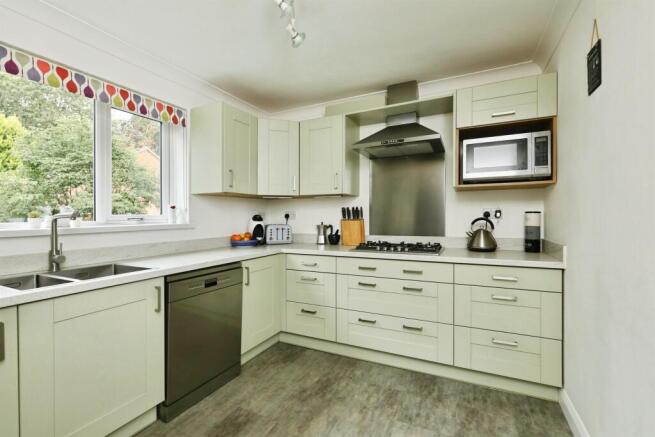 3 bed Link Detached House for sale Image 5
