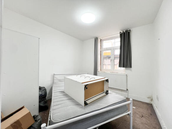 5 bed Apartment for sale Image 11