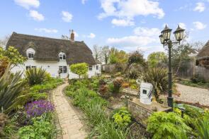 Pulleyns, Green Street, Dunmow CM6 1LE