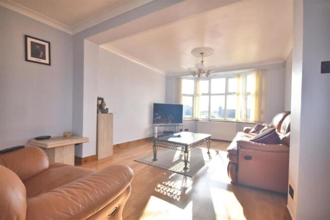 sitting room 1.jpg