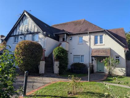 Ilchester Court, Link Road, Newbury
