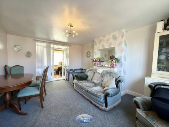 3 bed Semi-Detached for sale Image 8