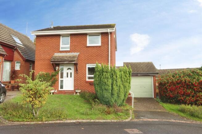 3-bed detached on Grassington Close, Hackenthorpe, Sheffield, £250,000