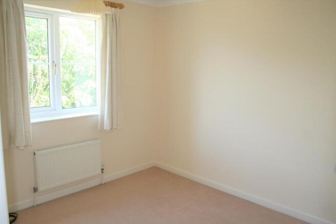 Bedroom 2 (2)