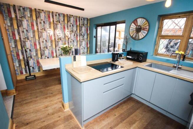 3 bed House for sale Image 6