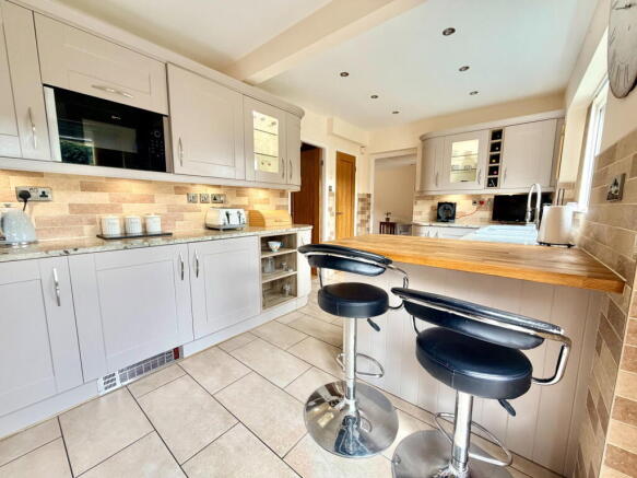 3 bed Link Detached House for sale Image 12