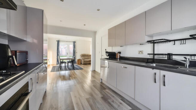 Muntjac Drive, Stratford-upon-Avon, CV37 7FN photo 4