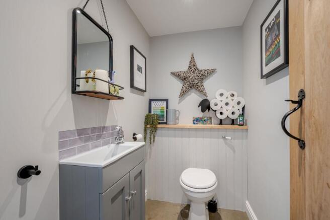 4 bed Semi-Detached for sale Image 12